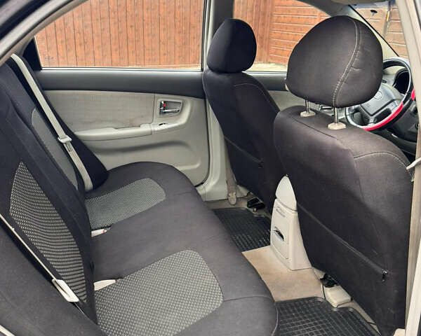 Черный Киа Черато, объемом двигателя 1.6 л и пробегом 232 тыс. км за 4300 $, фото 6 на Automoto.ua