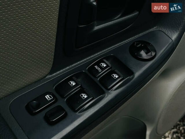 Чорний Кіа Черато, об'ємом двигуна 2 л та пробігом 319 тис. км за 4300 $, фото 11 на Automoto.ua
