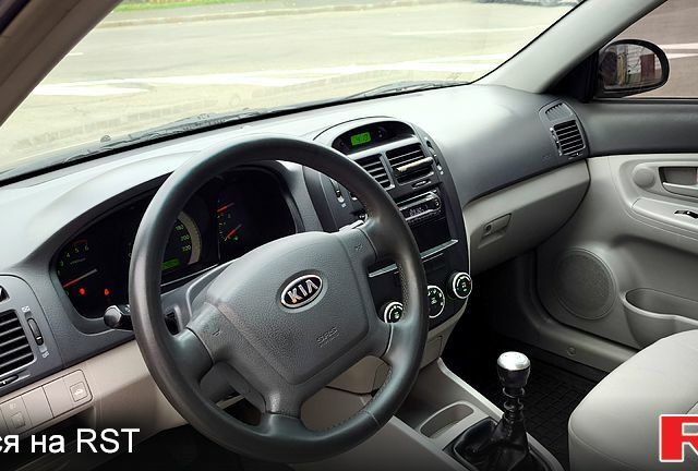 Черный Киа Черато, объемом двигателя 1.6 л и пробегом 204 тыс. км за 3700 $, фото 6 на Automoto.ua