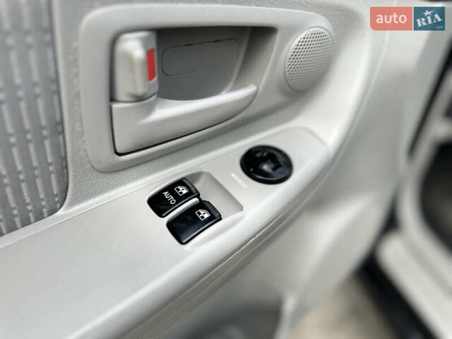 Чорний Кіа Черато, об'ємом двигуна 1.6 л та пробігом 272 тис. км за 5200 $, фото 8 на Automoto.ua