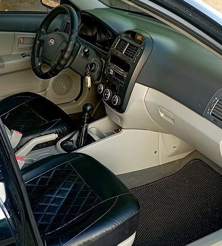 Кіа Черато 2007 у Сумах на Automoto.ua Чорний Кіа Черато, об'ємом двигуна 1.6 л та пробігом 221 тис. км за 4500 $, фото 2 на Automoto.ua