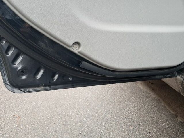 Черный Киа Черато, объемом двигателя 1.6 л и пробегом 258 тыс. км за 4300 $, фото 13 на Automoto.ua