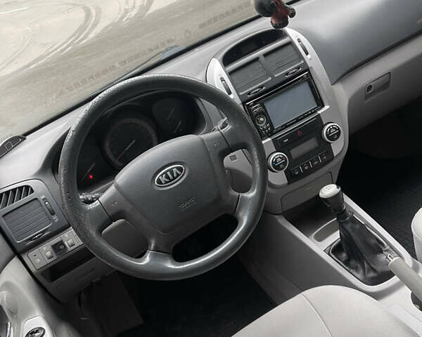 Черный Киа Черато, объемом двигателя 1.6 л и пробегом 211 тыс. км за 3200 $, фото 5 на Automoto.ua