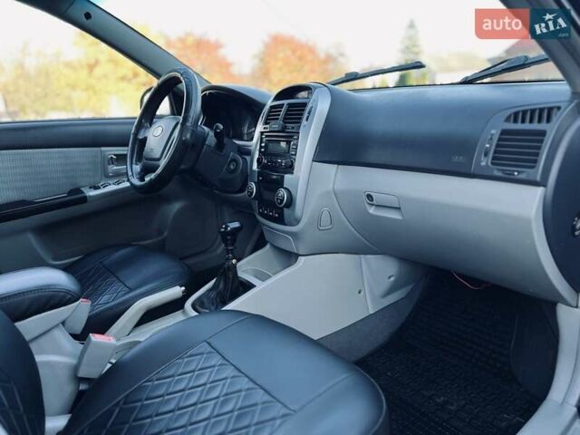 Киа Черато 2007 в Черновцах на Automoto.ua Черный Киа Черато, объемом двигателя 1.6 л и пробегом 210 тыс. км за 3950 $, фото 37 на Automoto.ua