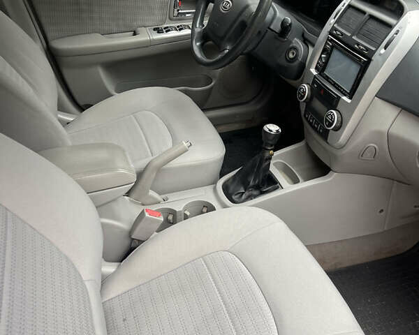 Черный Киа Черато, объемом двигателя 1.6 л и пробегом 211 тыс. км за 3200 $, фото 4 на Automoto.ua