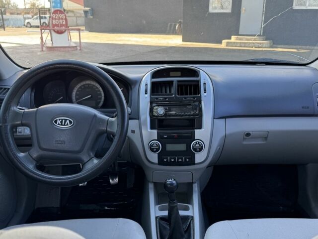 Чорний Кіа Черато, об'ємом двигуна 2 л та пробігом 362 тис. км за 3900 $, фото 7 на Automoto.ua