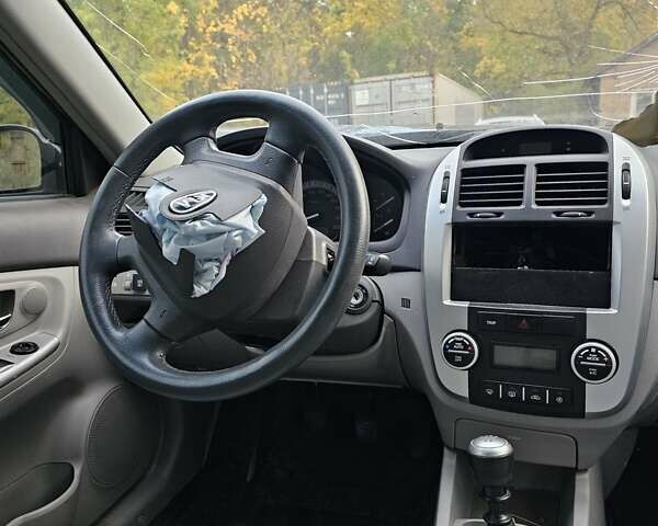 Киа Черато 2007 в Киеве на Automoto.ua Черный Киа Черато, объемом двигателя 1.59 л и пробегом 200 тыс. км за 1150 $, фото 12 на Automoto.ua