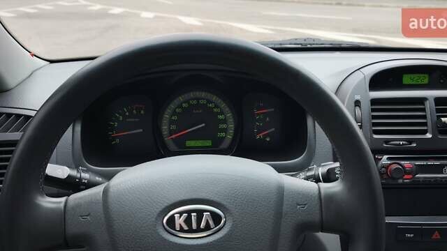 Чорний Кіа Черато, об'ємом двигуна 1.6 л та пробігом 204 тис. км за 3700 $, фото 9 на Automoto.ua