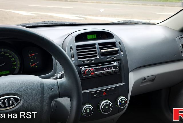 Черный Киа Черато, объемом двигателя 1.6 л и пробегом 204 тыс. км за 3700 $, фото 9 на Automoto.ua