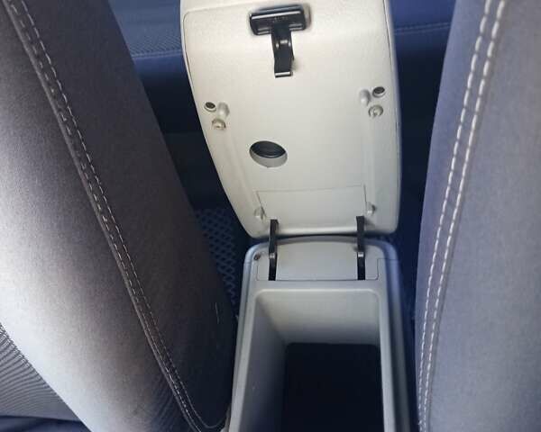 Чорний Кіа Черато, об'ємом двигуна 1.6 л та пробігом 232 тис. км за 4250 $, фото 24 на Automoto.ua