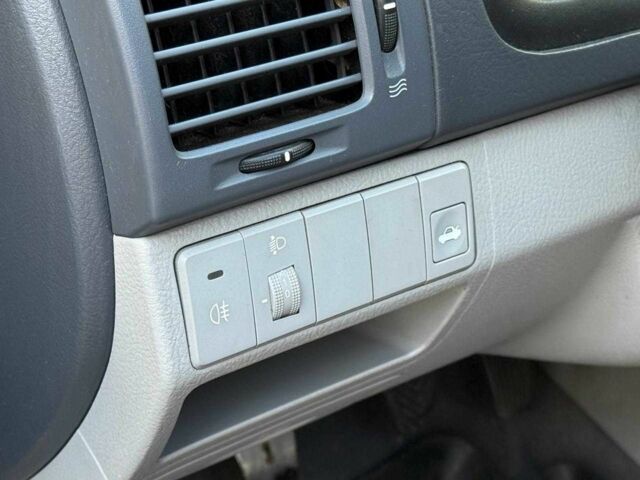 Черный Киа Черато, объемом двигателя 1.6 л и пробегом 239 тыс. км за 5140 $, фото 8 на Automoto.ua