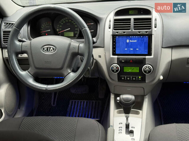 Черный Киа Черато, объемом двигателя 1.98 л и пробегом 180 тыс. км за 5500 $, фото 35 на Automoto.ua