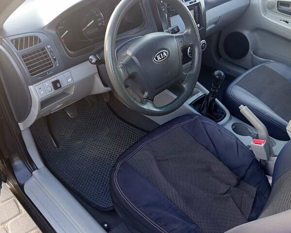 Чорний Кіа Черато, об'ємом двигуна 1.6 л та пробігом 232 тис. км за 4250 $, фото 20 на Automoto.ua