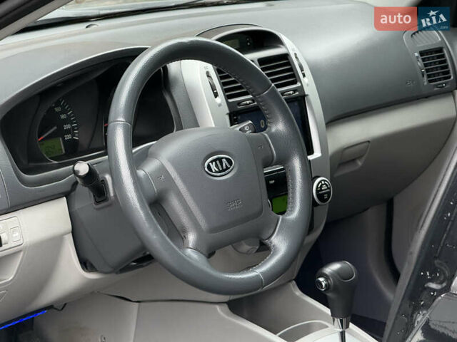 Черный Киа Черато, объемом двигателя 1.98 л и пробегом 180 тыс. км за 5500 $, фото 30 на Automoto.ua