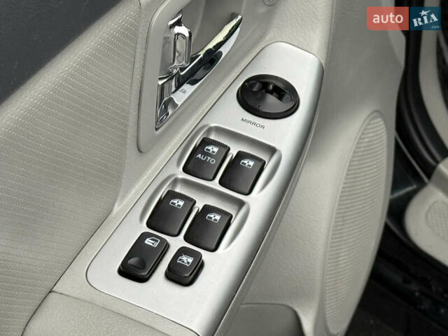 Черный Киа Черато, объемом двигателя 1.98 л и пробегом 180 тыс. км за 5500 $, фото 27 на Automoto.ua