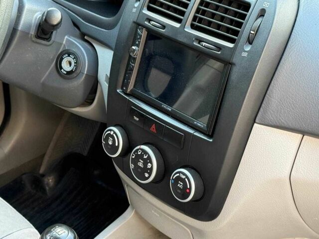 Черный Киа Черато, объемом двигателя 1.6 л и пробегом 239 тыс. км за 5140 $, фото 13 на Automoto.ua