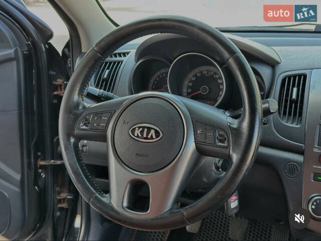 Киа Черато 2009 в Днепре (Днепропетровске) на Automoto.ua Черный Киа Черато, объемом двигателя 2 л и пробегом 162 тыс. км за 5700 $, фото 14 на Automoto.ua