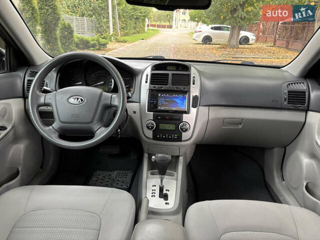 Черный Киа Черато, объемом двигателя 1.98 л и пробегом 265 тыс. км за 5450 $, фото 13 на Automoto.ua