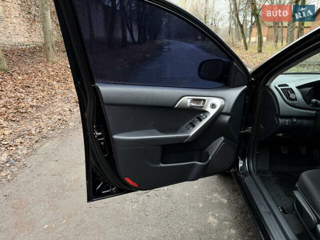Черный Киа Черато, объемом двигателя 1.59 л и пробегом 183 тыс. км за 6800 $, фото 7 на Automoto.ua