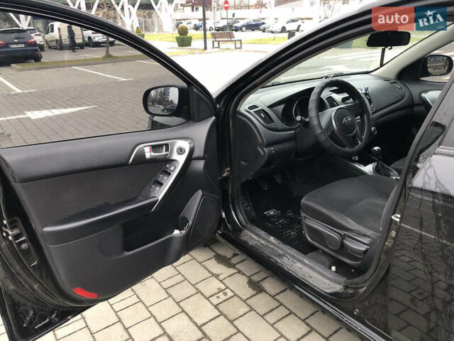 Черный Киа Черато, объемом двигателя 1.59 л и пробегом 260 тыс. км за 5800 $, фото 4 на Automoto.ua