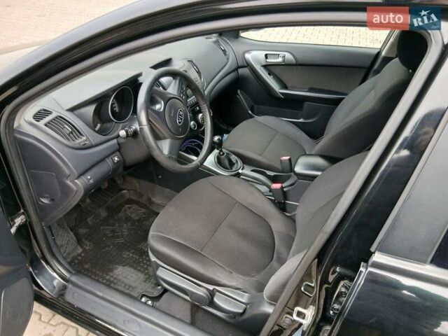 Черный Киа Черато, объемом двигателя 1.59 л и пробегом 253 тыс. км за 5300 $, фото 15 на Automoto.ua
