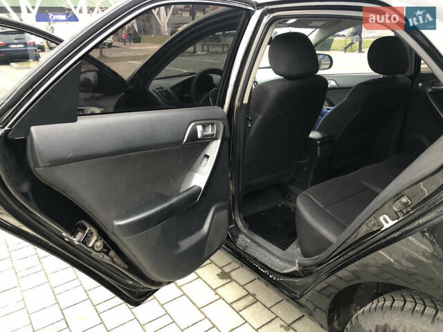 Черный Киа Черато, объемом двигателя 1.59 л и пробегом 260 тыс. км за 5800 $, фото 3 на Automoto.ua