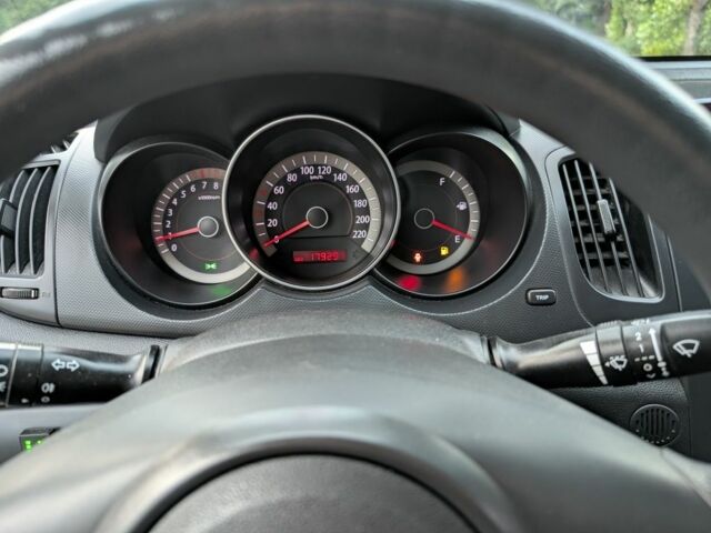 Чорний Кіа Черато, об'ємом двигуна 1.6 л та пробігом 179 тис. км за 6800 $, фото 7 на Automoto.ua