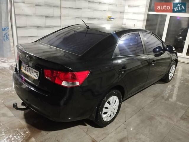 Черный Киа Черато, объемом двигателя 1.59 л и пробегом 180 тыс. км за 6800 $, фото 2 на Automoto.ua