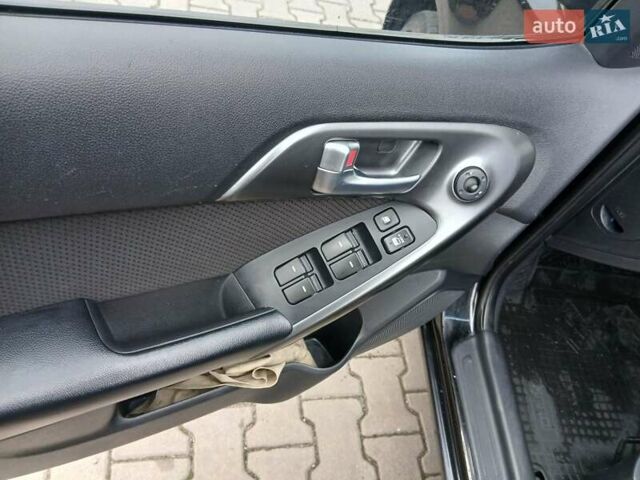 Черный Киа Черато, объемом двигателя 1.59 л и пробегом 253 тыс. км за 5300 $, фото 17 на Automoto.ua