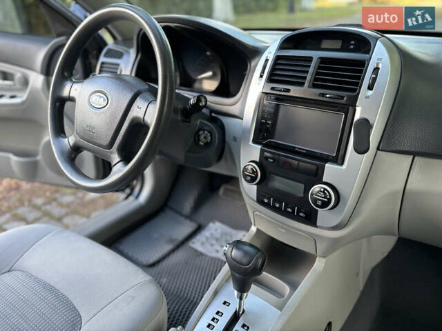 Черный Киа Черато, объемом двигателя 1.98 л и пробегом 264 тыс. км за 5700 $, фото 35 на Automoto.ua