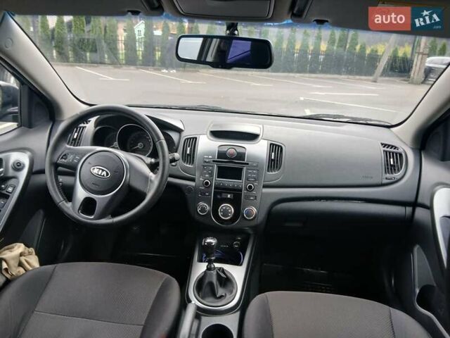 Черный Киа Черато, объемом двигателя 1.6 л и пробегом 253 тыс. км за 5300 $, фото 19 на Automoto.ua