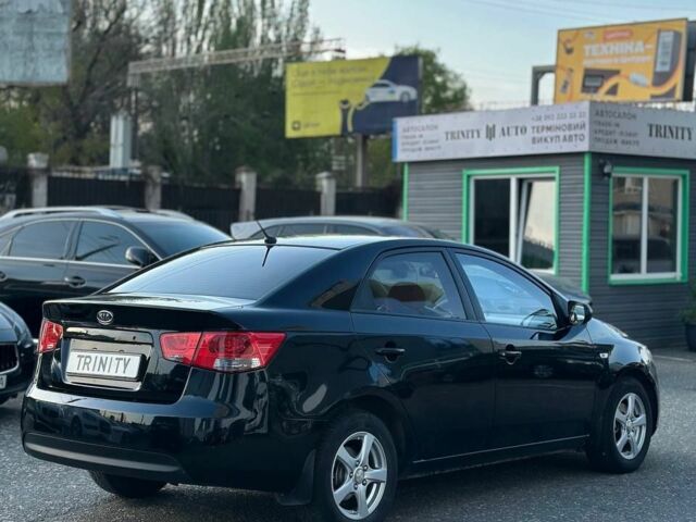 Чорний Кіа Черато, об'ємом двигуна 1.6 л та пробігом 188 тис. км за 6800 $, фото 2 на Automoto.ua
