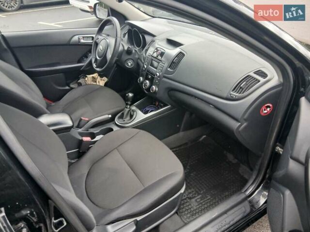 Черный Киа Черато, объемом двигателя 1.6 л и пробегом 253 тыс. км за 5300 $, фото 17 на Automoto.ua