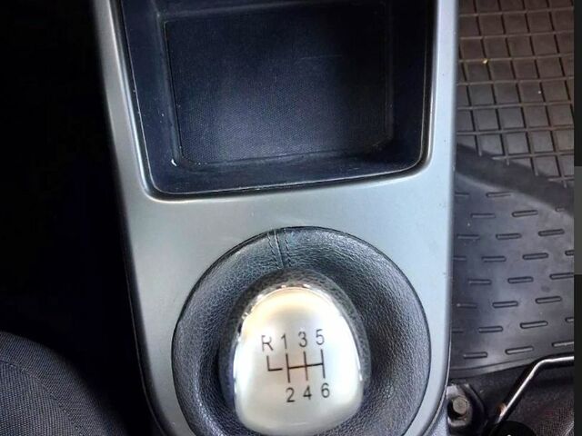 Черный Киа Черато, объемом двигателя 1.6 л и пробегом 300 тыс. км за 4999 $, фото 3 на Automoto.ua