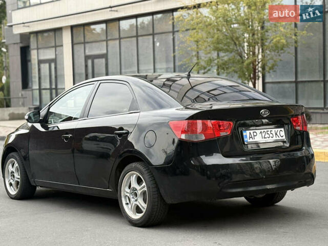 Черный Киа Черато, объемом двигателя 1.59 л и пробегом 182 тыс. км за 5200 $, фото 6 на Automoto.ua