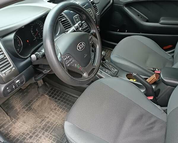 Черный Киа Черато, объемом двигателя 1.59 л и пробегом 139 тыс. км за 8600 $, фото 6 на Automoto.ua