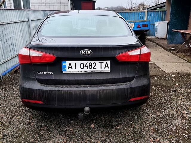 Черный Киа Черато, объемом двигателя 1.6 л и пробегом 142 тыс. км за 10000 $, фото 6 на Automoto.ua