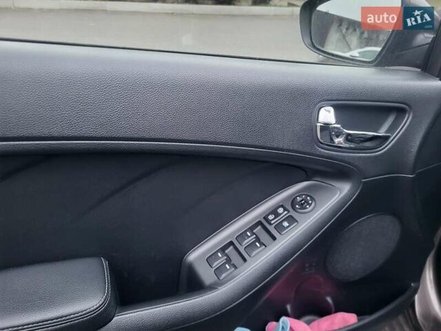 Коричневый Киа Черато, объемом двигателя 1.59 л и пробегом 171 тыс. км за 10500 $, фото 18 на Automoto.ua