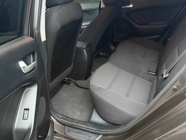 Коричневый Киа Черато, объемом двигателя 2 л и пробегом 107 тыс. км за 11000 $, фото 7 на Automoto.ua