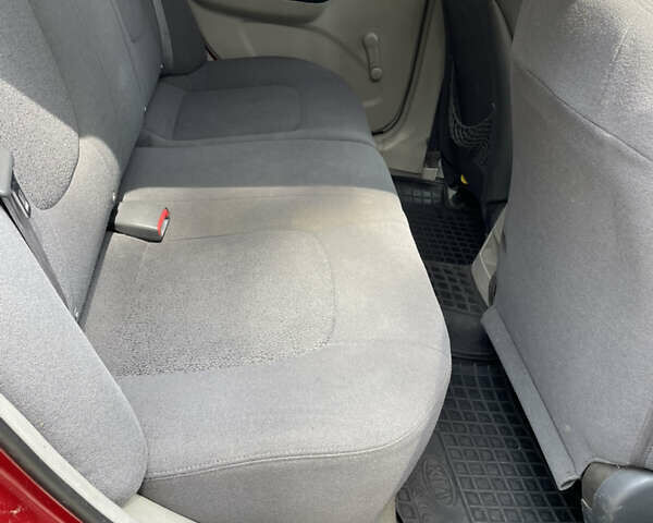 Червоний Кіа Черато, об'ємом двигуна 1.6 л та пробігом 340 тис. км за 2500 $, фото 11 на Automoto.ua