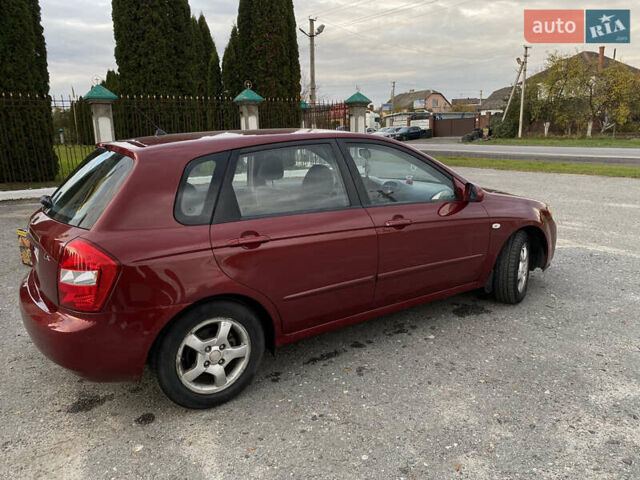 Киа Черато 2006 в Дубно на Automoto.ua Красный Киа Черато, объемом двигателя 1.6 л и пробегом 211 тыс. км за 4000 $, фото 4 на Automoto.ua