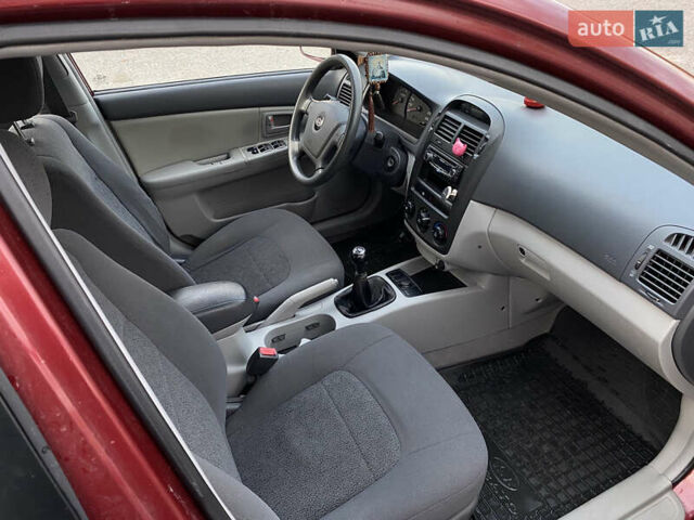 Киа Черато 2006 в Дубно на Automoto.ua Красный Киа Черато, объемом двигателя 1.6 л и пробегом 211 тыс. км за 4000 $, фото 7 на Automoto.ua