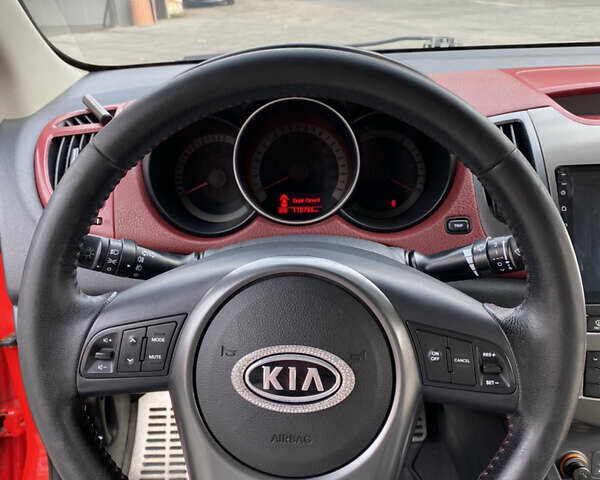 Красный Киа Черато, объемом двигателя 2 л и пробегом 110 тыс. км за 8200 $, фото 6 на Automoto.ua