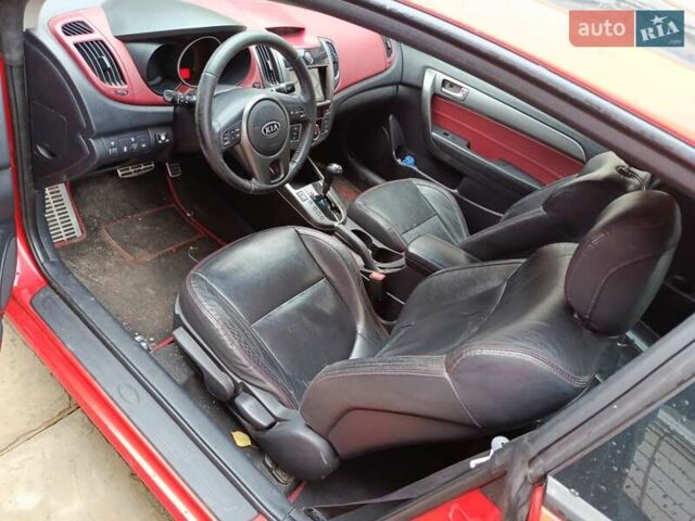 Червоний Кіа Черато, об'ємом двигуна 2 л та пробігом 177 тис. км за 4500 $, фото 4 на Automoto.ua