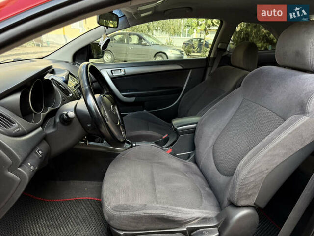 Красный Киа Черато, объемом двигателя 1.59 л и пробегом 168 тыс. км за 6700 $, фото 4 на Automoto.ua