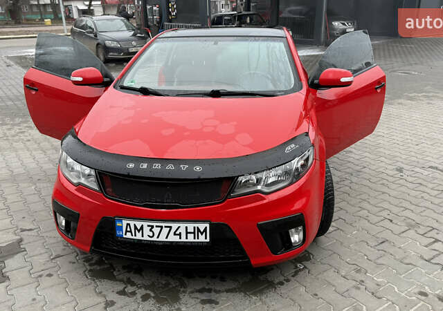 Червоний Кіа Черато, об'ємом двигуна 2 л та пробігом 140 тис. км за 7800 $, фото 7 на Automoto.ua