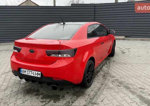 Червоний Кіа Черато, об'ємом двигуна 2 л та пробігом 140 тис. км за 7800 $, фото 3 на Automoto.ua