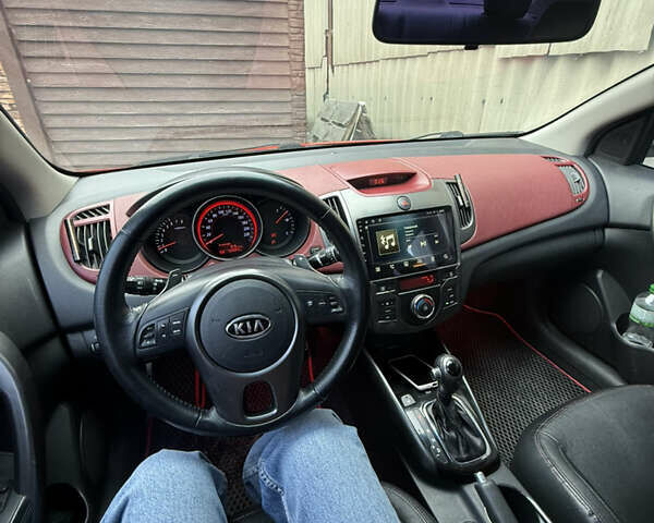 Червоний Кіа Черато, об'ємом двигуна 2 л та пробігом 124 тис. км за 8000 $, фото 10 на Automoto.ua