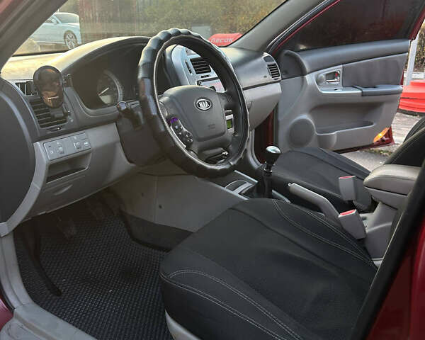 Красный Киа Черато, объемом двигателя 1.6 л и пробегом 212 тыс. км за 4500 $, фото 25 на Automoto.ua