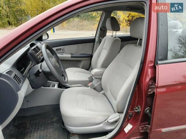 Червоний Кіа Черато, об'ємом двигуна 1.6 л та пробігом 188 тис. км за 4900 $, фото 9 на Automoto.ua